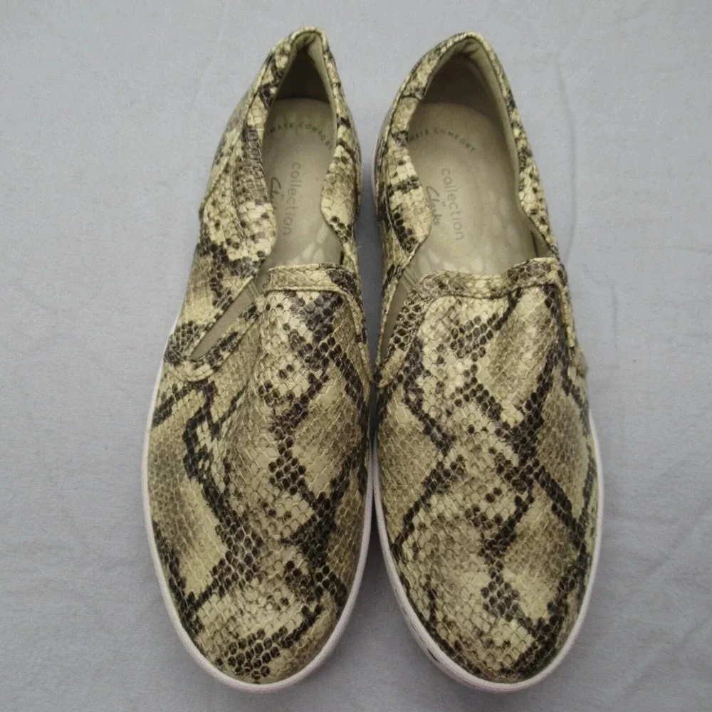 Clarks Shoes Womens 7 M Snake Print Twin Gore Slip On Comfort Casual Sneakers